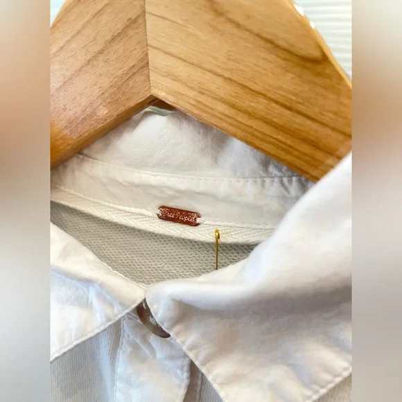 Free People oversized white cotton button down sweater high low free size - Picture 3 of 9